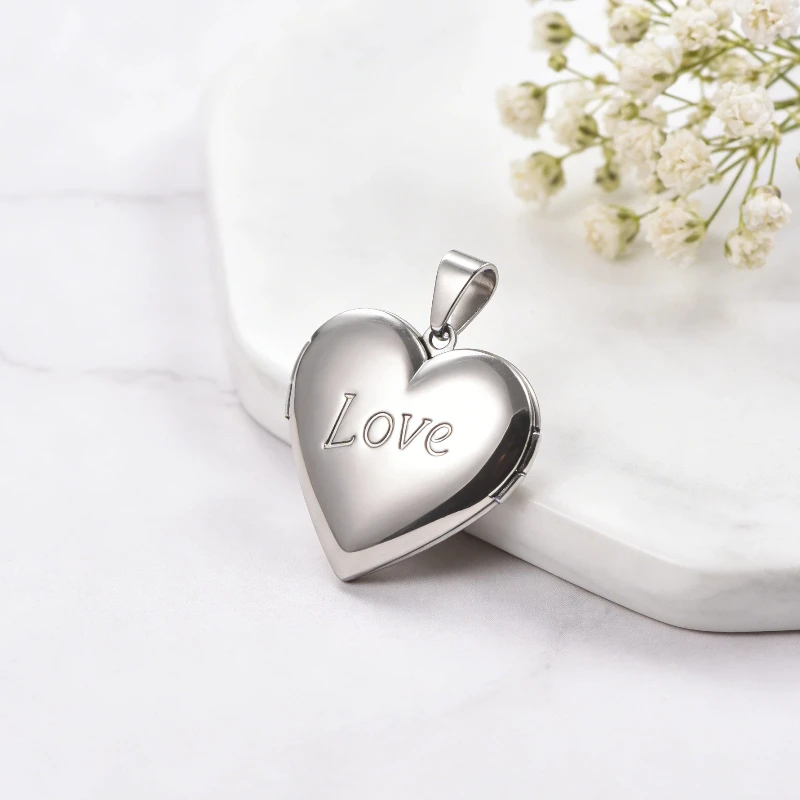 Gravierte Herz-Medaillon-Halskette aus Edelstahl, Fotorahmen-Andenken-Schmuck für Frauen, Valentinstagsgeschenk – Detail 4