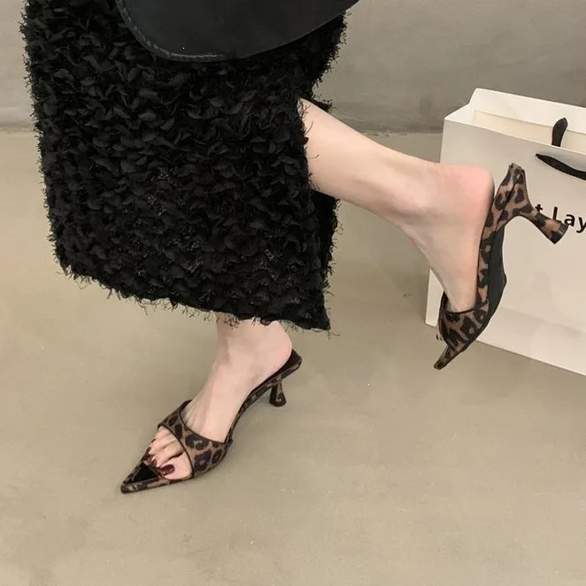French Style Pointed Toe Sandals Women 2026 New Summer Leopard Print High Heel Sandals