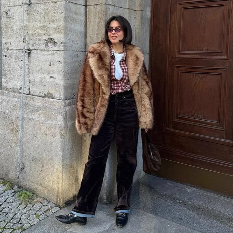 

For Female Warm Comfortable Lady Artificial Fur Jacket 2025 Winter Women Eco Fur Coat Furry Lapel Collar Gradient Faux Fur Coat