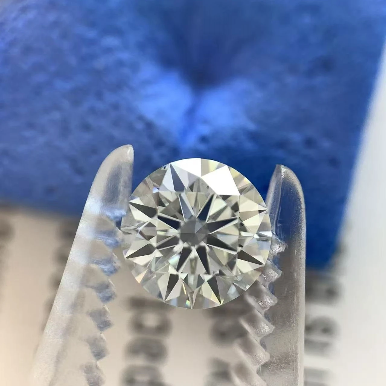 

1 карат 3EX VVS2 выращен в лаборатории бриллиант IGI