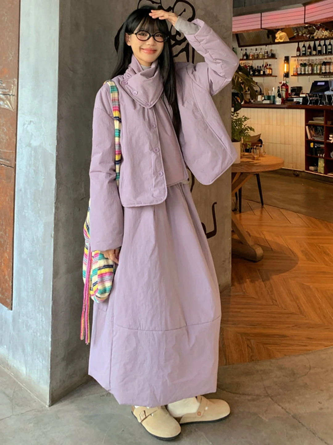 

Комплект: зимнее хлопковое пальто большого размера, шарф и повседневная юбка А-силуэта с высокой талией для женщин – модный и удобный вариант