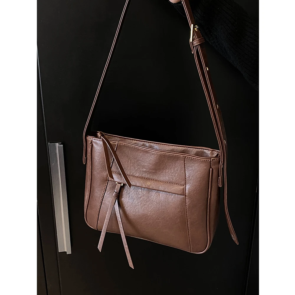 Retro Women Crossbo… - image