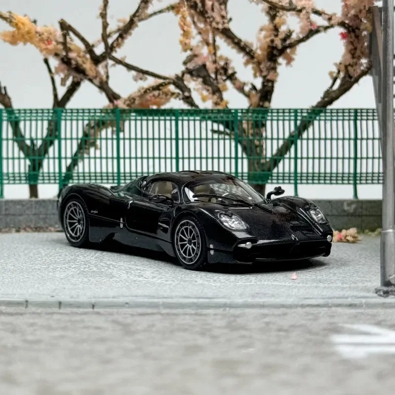 Lcd 1/64 Pagani Utopie Zwart Carbon Gelegeerd Motorvoertuig Gegoten Metalen Model Geschenken