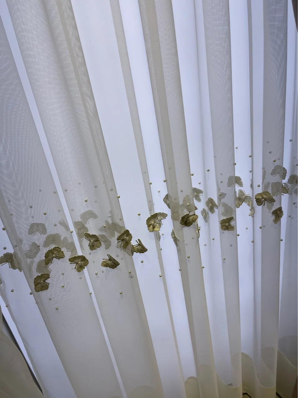 

2021 New Fashion Light Luxury Gold Leaf Curtain Fabric American Chinese Champagne Gold Silk Thread Splicing Butterfly Screen