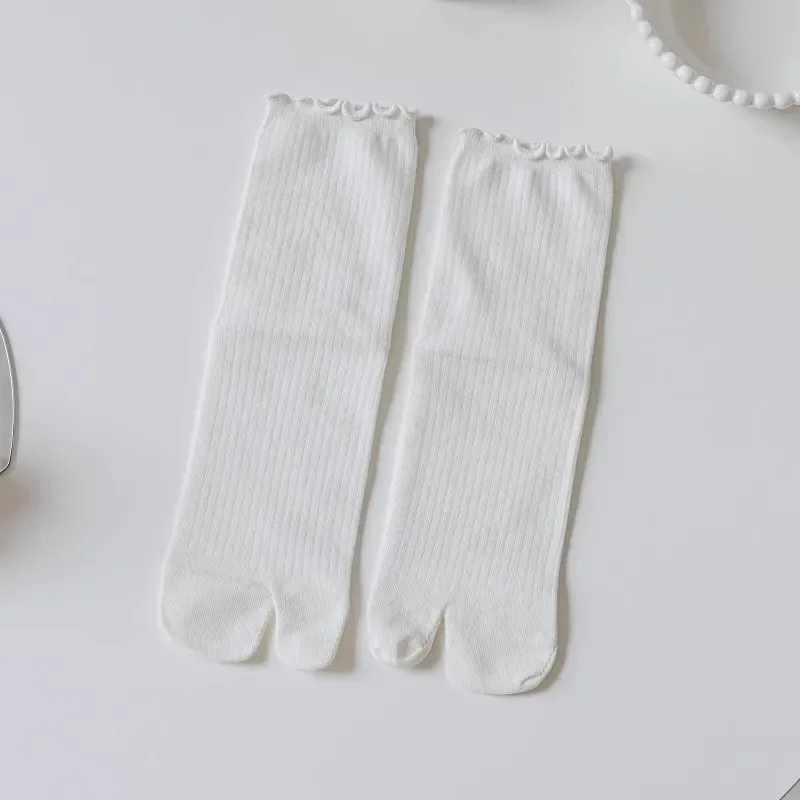 جوارب هاراجوكو البسيطة، جوارب مرنة عالية، جوارب يابانية بحافة مكشكشة من القطن بمقدمة مقسمة، لون سادة، جورب بإصبعين