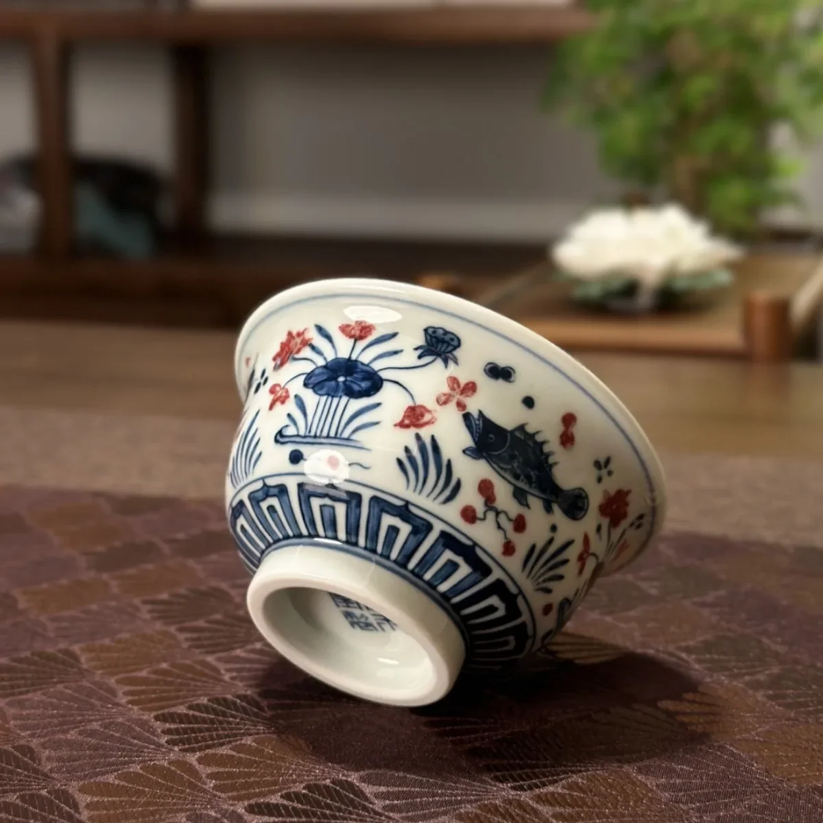 Jingdezhen fish and algae pattern blue and white underglaze red master cup ceramic hand-painted pressure cup high-end teacup