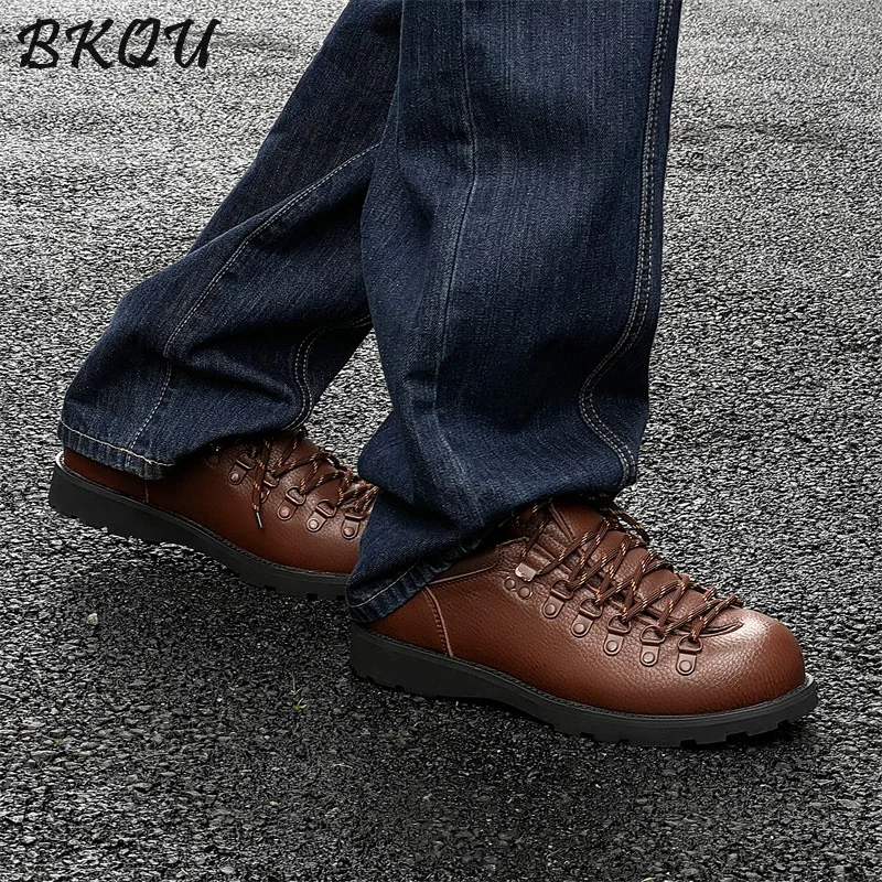 

BKQU British Retro Style Design Men's Shoes Fall 2025 Cool Streetwear Sneakers with Thick Soles and Retro Style for Casual Wear