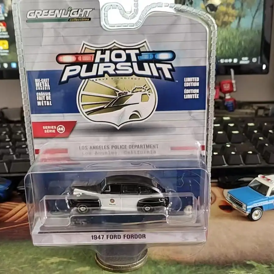 

GreenLight 1:64 1947 Ford Fordor Alloy micro car model collection decoration car toy gift