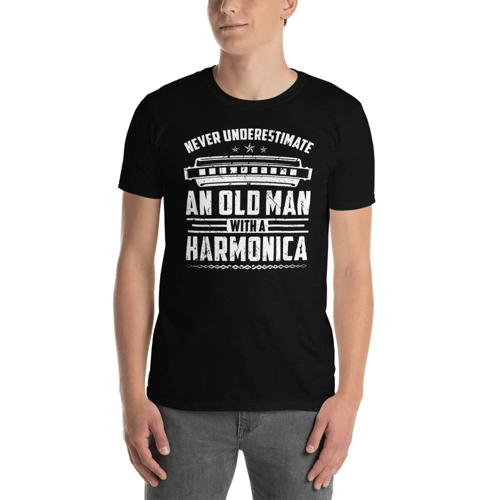 Onderschat Nooit Oude Man Mondharmonica Muzikant Unisex T-Shirt