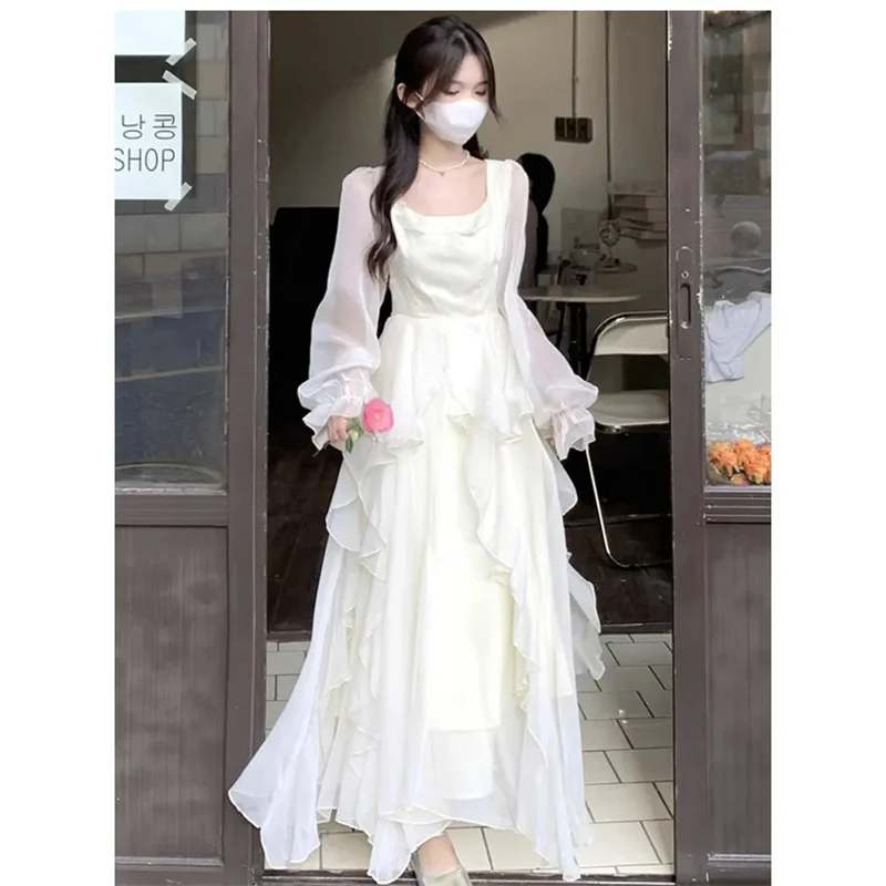 El vestido de princesa fugitivo 2025, nuevo diseño de vestido de novia ligero de verano, se siente la cintura, vestido francés de primer amor suave Bai Yueguang.