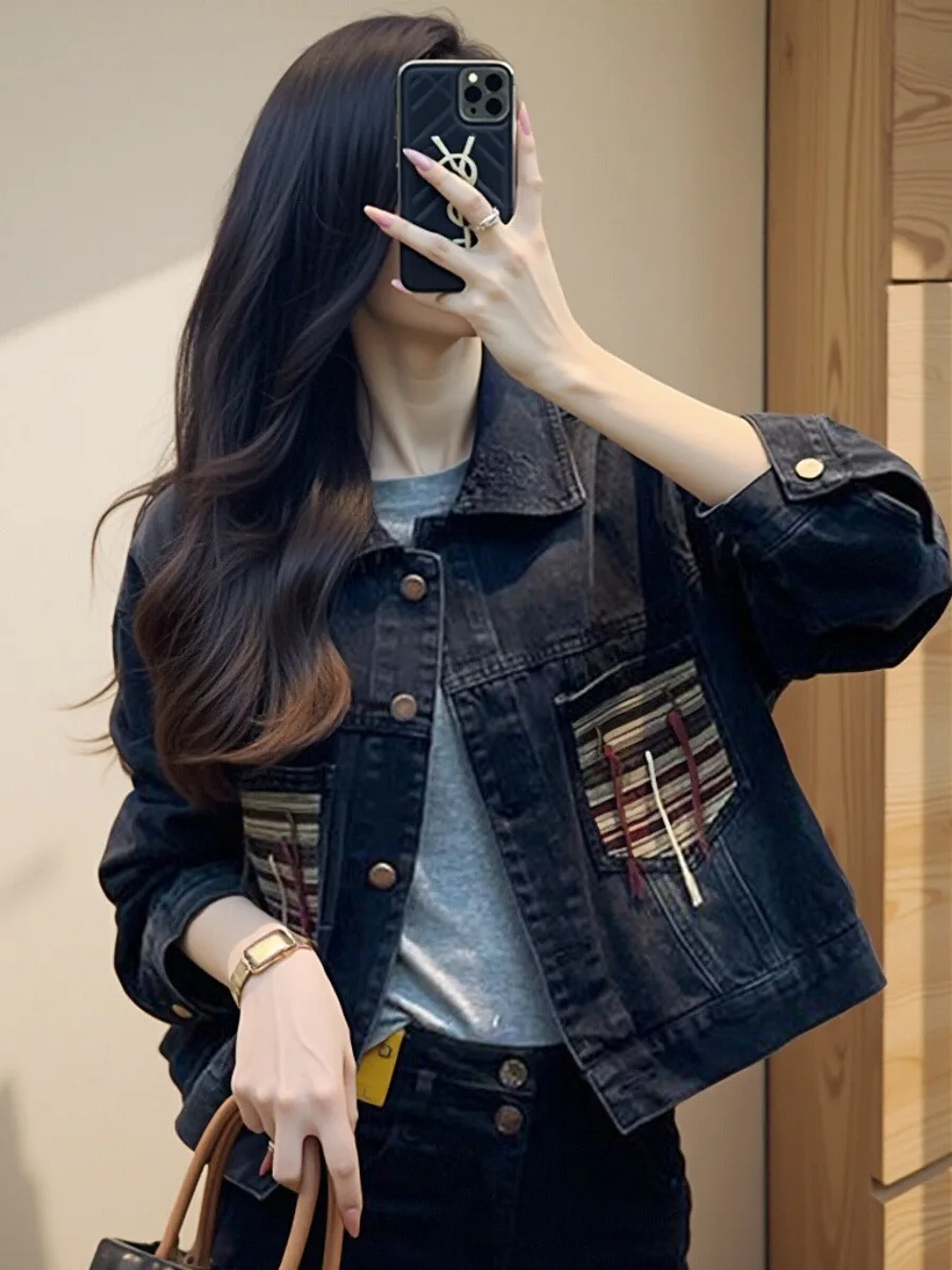 

Женская укороченная джинсовая куртка 2026 для миниатюрного, шикарного и дизайнерского образа