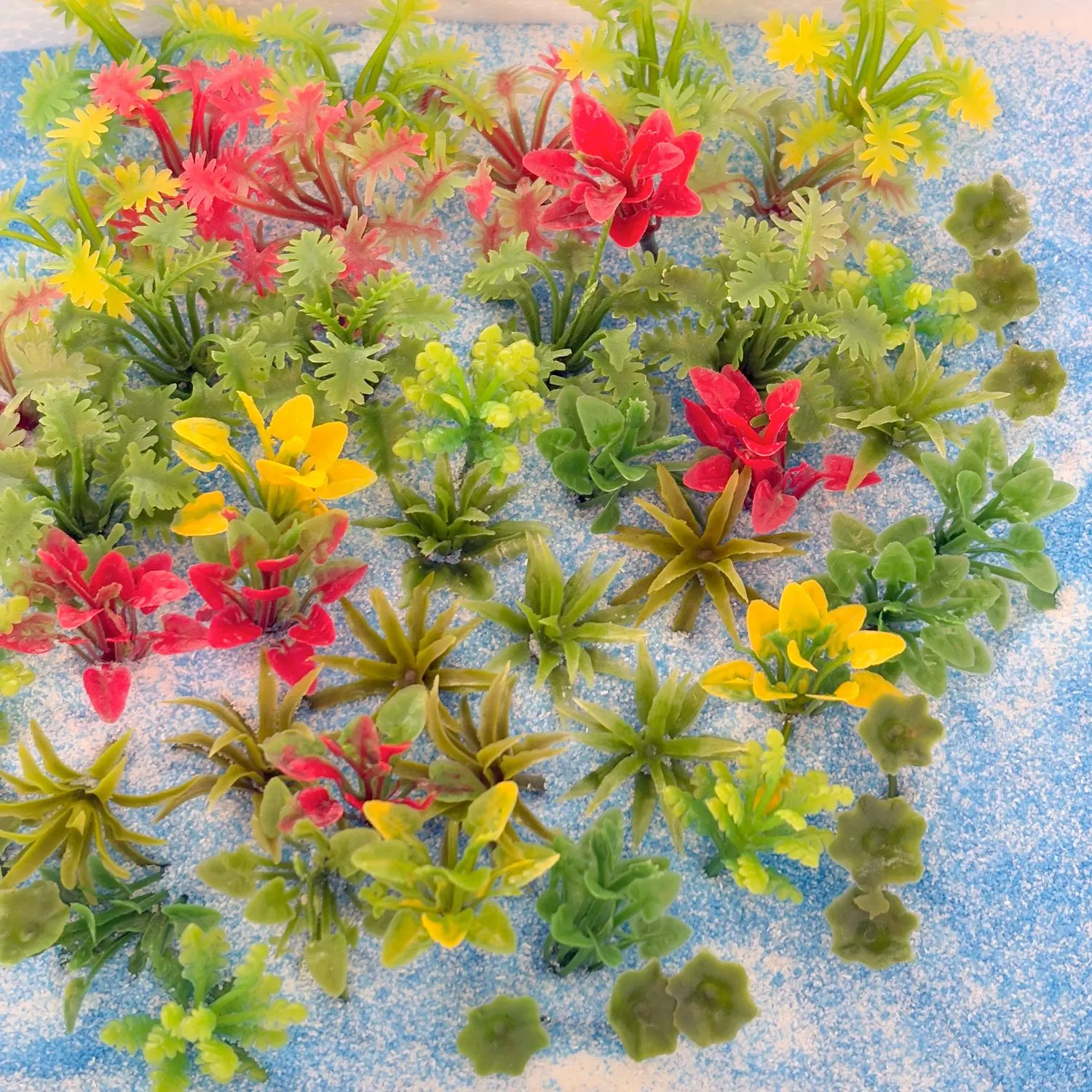 50Pcs Mixed Color Model Plants, Miniature Plants Rainforest Diorama Supplies Mini Fake Tree Plastic Jungle Trees for Diorama Gar