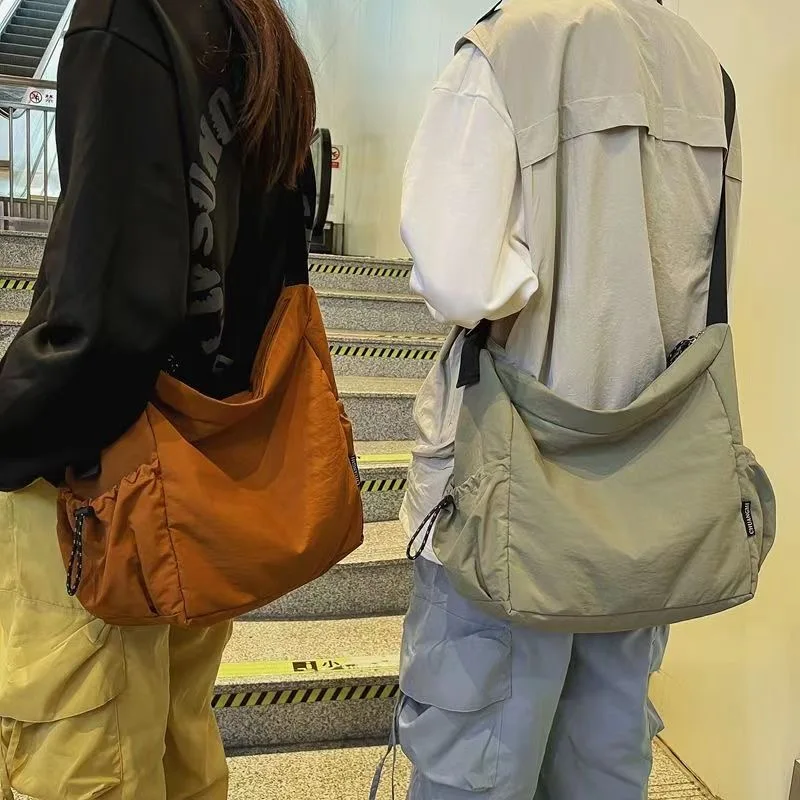 Sac fourre-tout en nylon de grande capacité pour hommes et femmes, sac à bandoulière décontracté, sac à provisions à une épaule, mode de style japonais, nouveau, 2024