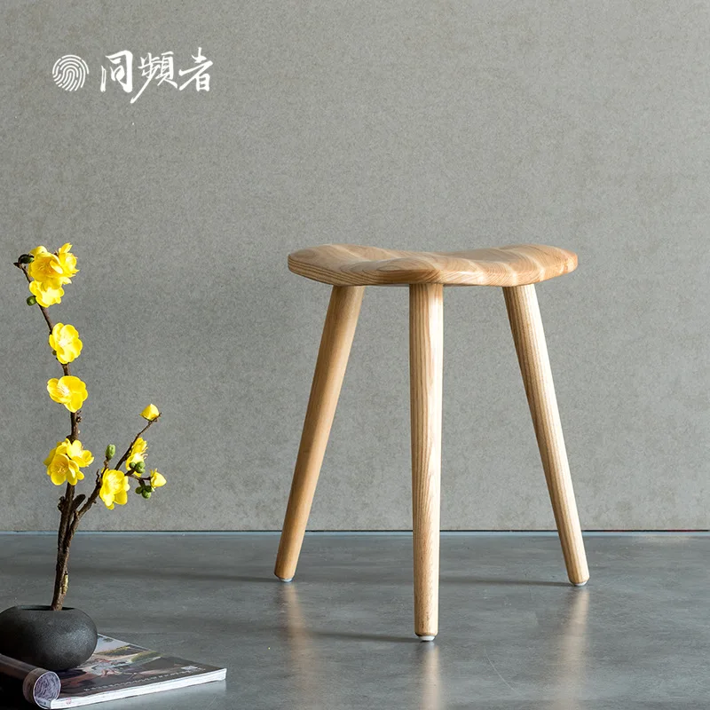 

JOYLOVE Original Design Simple Household Solid Wood Stool Ash Wood Makeup Stool Shoe Changing Stool Hyperboloid 2021