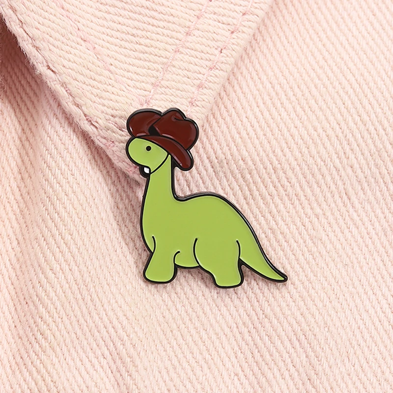 Cartoon Grüner Dinosaurier Mit Cowboyhut Emaille Pin Lustige Niedliche Tier Metall Brosche Revers Rucksack Abzeichen Schmuck Geschenke Für Freunde