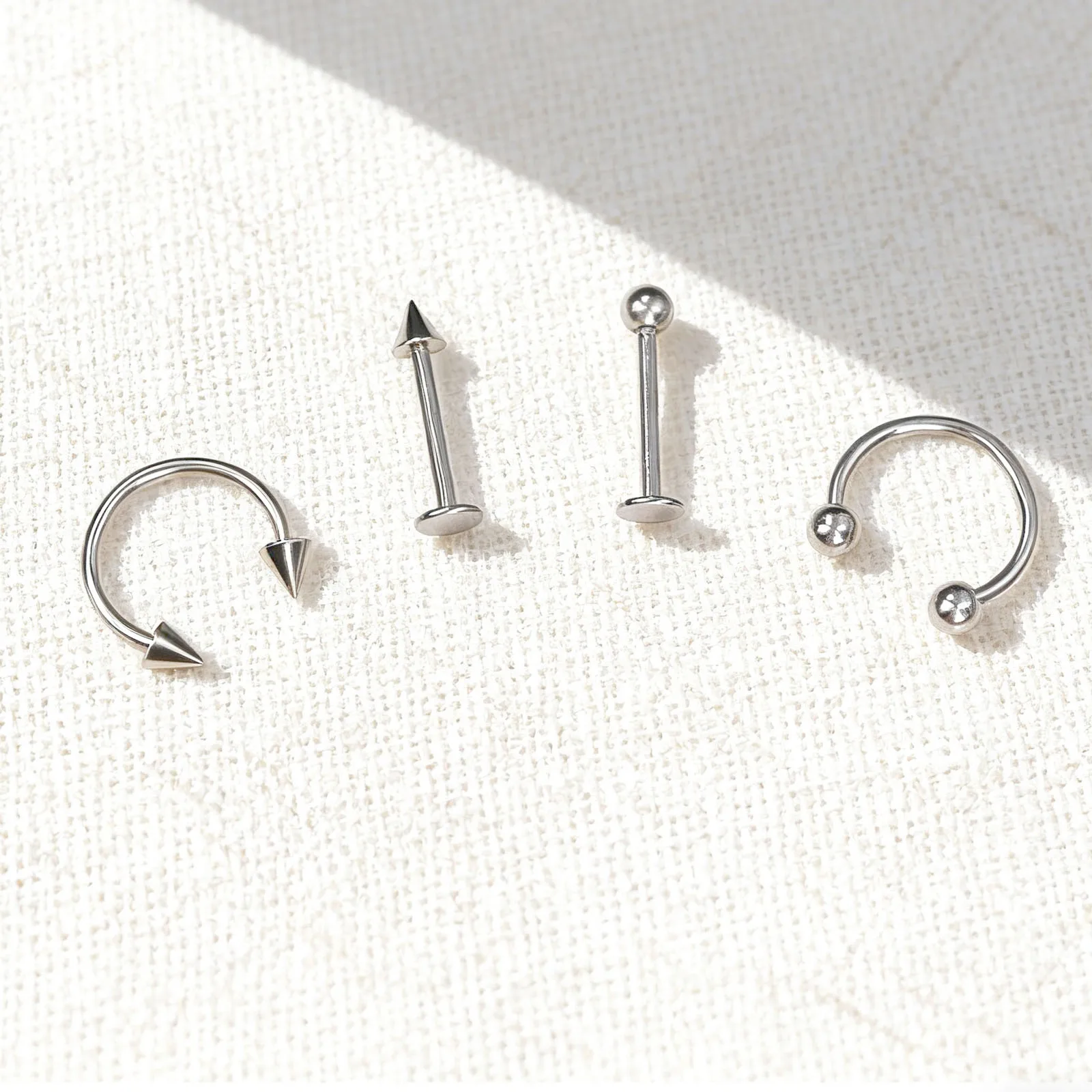 32 قطعة من حلقات الشفاه الفولاذية الجراحية مجوهرات Labret - ثقب دغة مونرو والأفعى، 16 جرام ترصيع اللولب/الديث/الزنمة للنساء والرجال