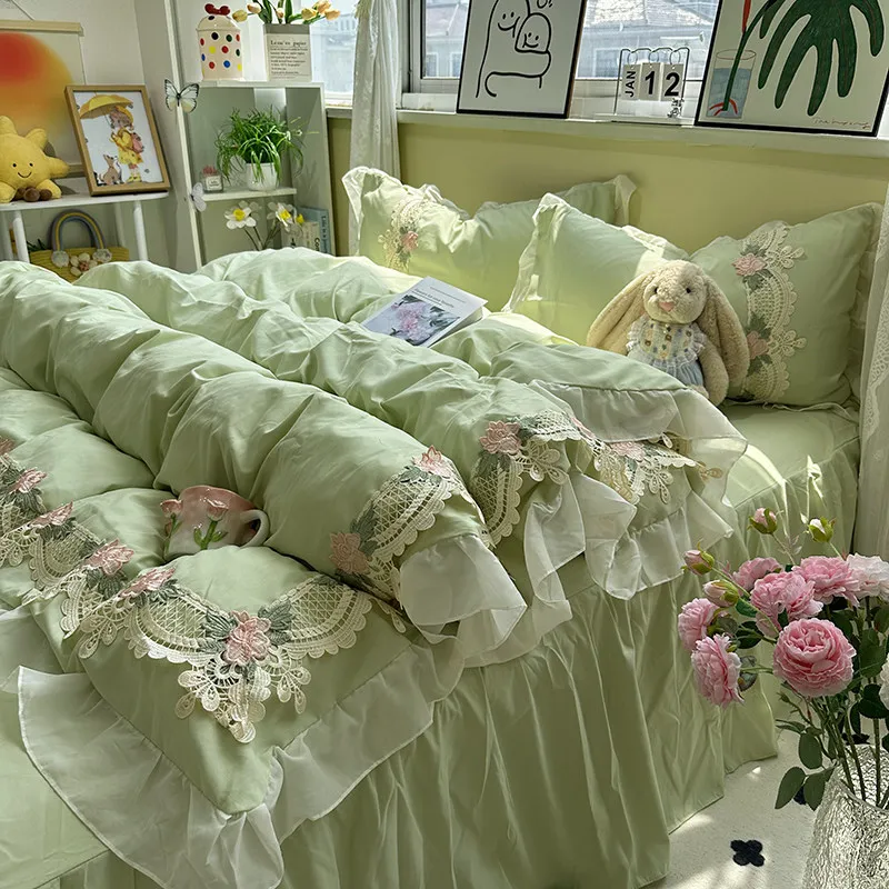 Korean Version of Princess 4piece Bedding Set Bedroom Cover The Quilt Sheet Pillowcase Bed Skirt Lace Trim Three-piece Set