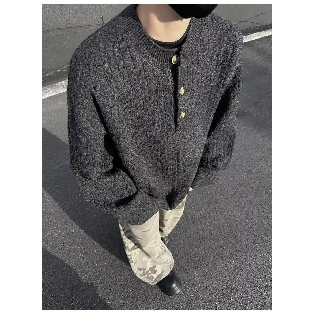 

Korean Sle High Collar Men's Sweater Irregular Button Design Lazy Faion Oversize Knitted irt Spring Autumn Wear