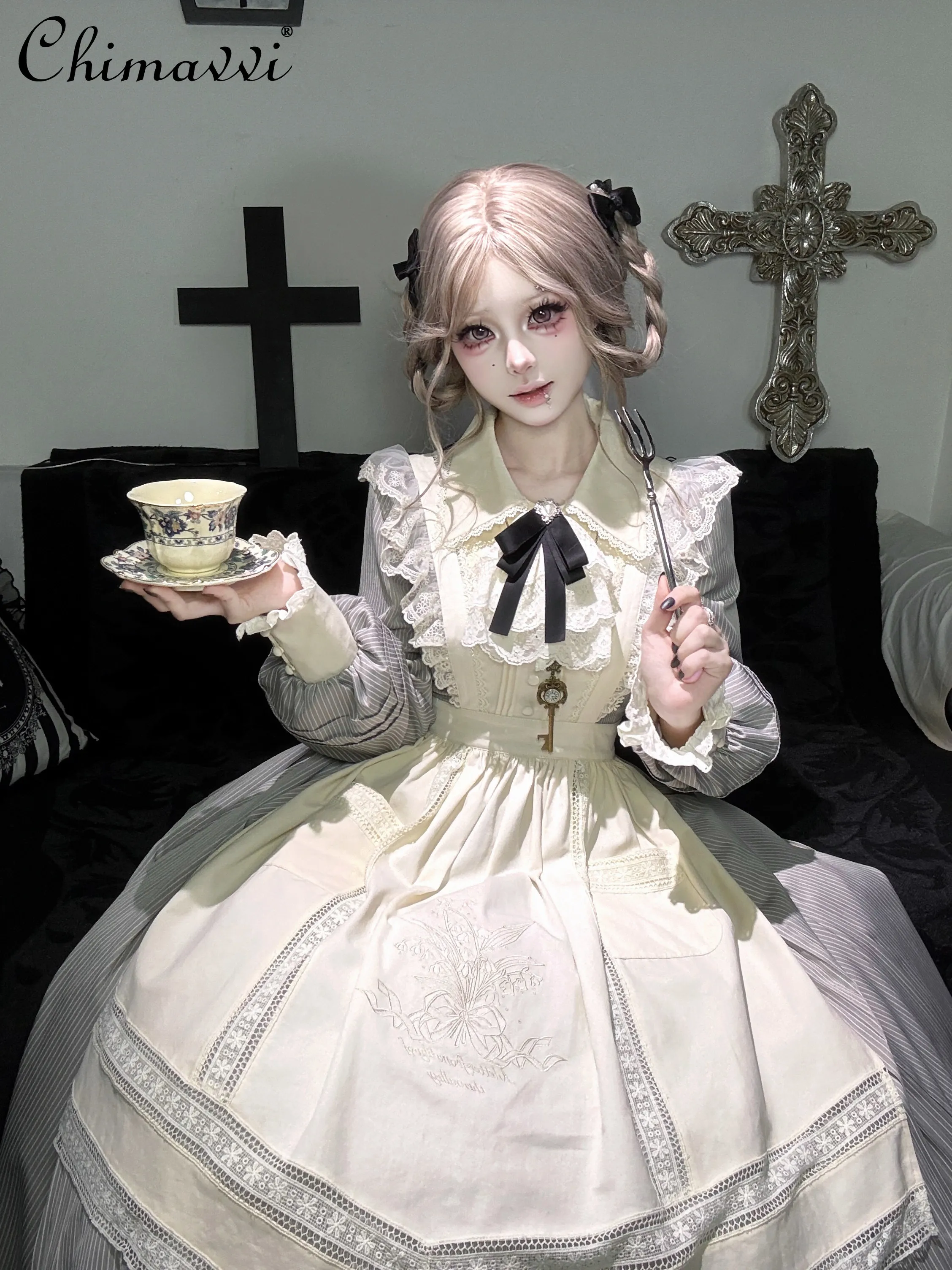 

Новинка 2026: Винтажный женский комплект в стиле Лолита — платье с длинными рукавами в полоску и фартук. Весенние косплей-наряды для женщин.