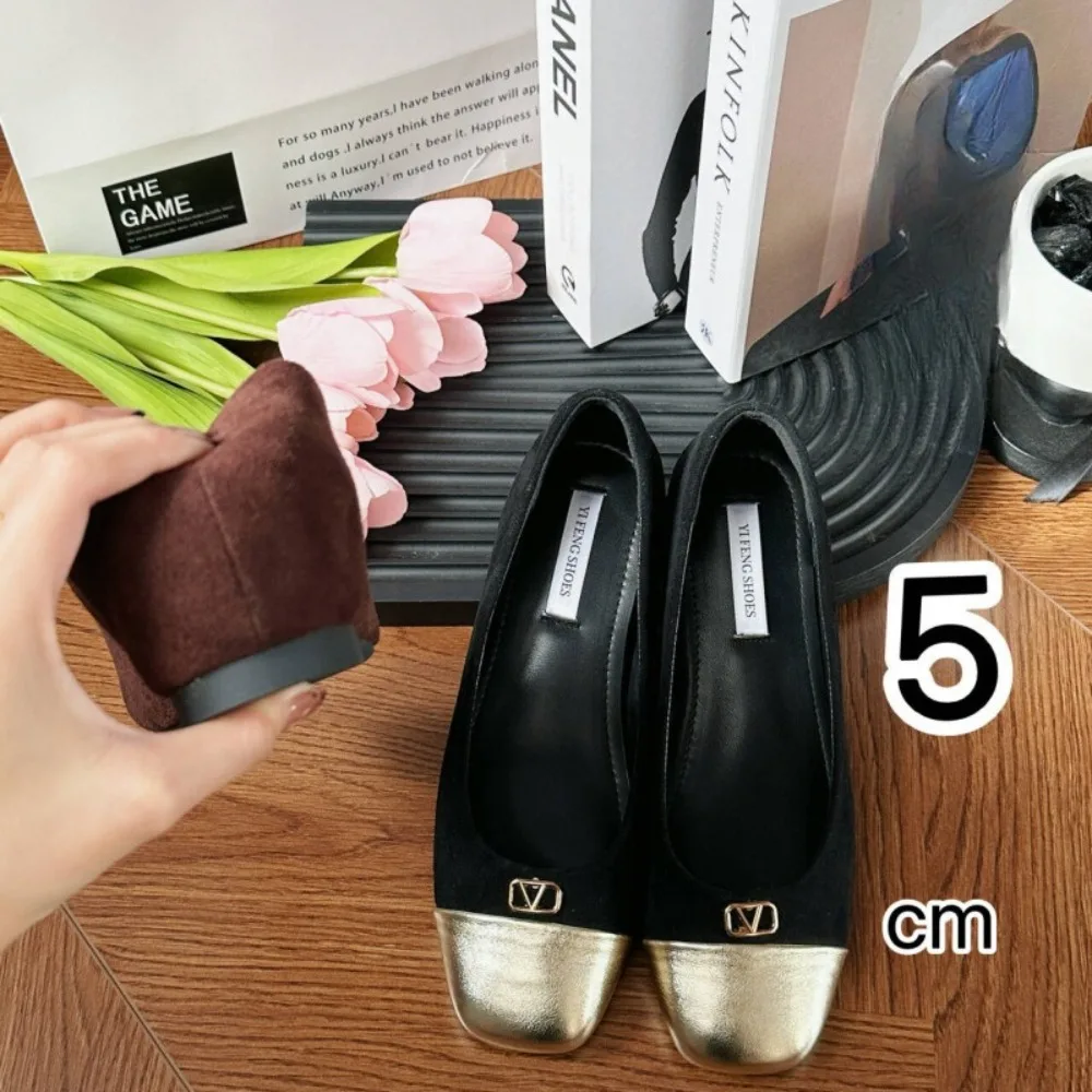 Mujer Oficina Señoras Cómodo 5 cm Tacón oculto Gamuza suave Punta cuadrada Gorra metálica Logotipo pequeño Fácil Slip-On Zapatos planos casuales diarios