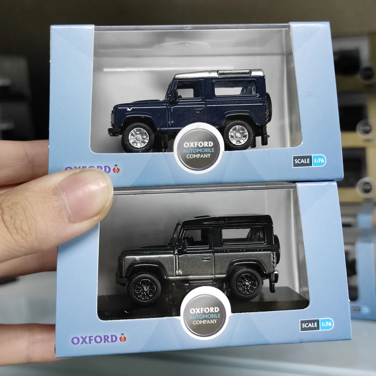 Diecast OXFORD 1:76 Scale Land Rover Defender 2013 Alloy Car Model