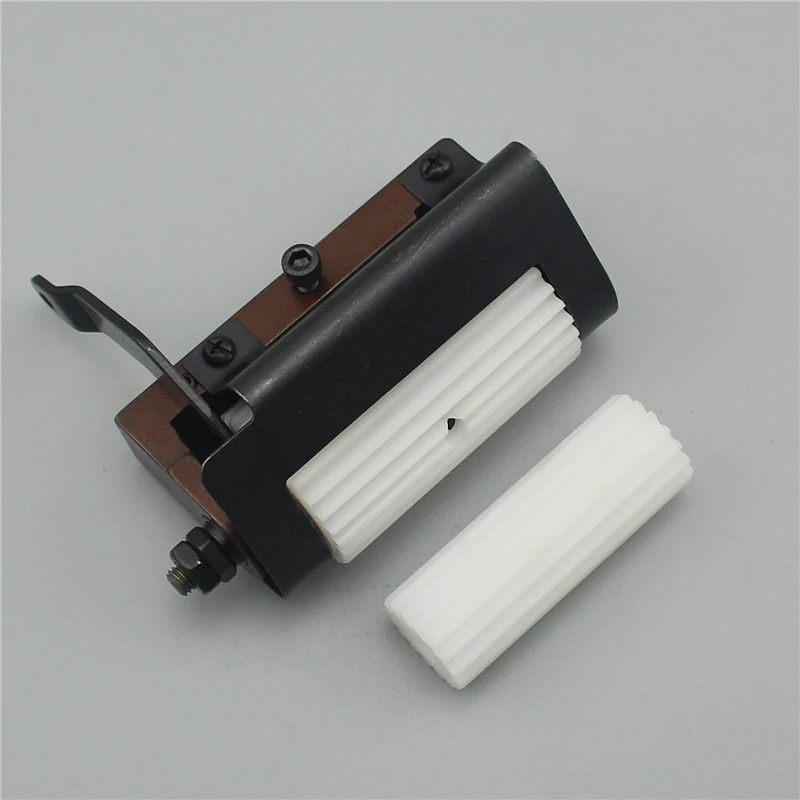 

Industrial Sewing Machine Accessories Vc008 Tugboat Siruba Qingben Tugboat Multi-Needle Machine Tugboat Rubber Car with Teeth Be
