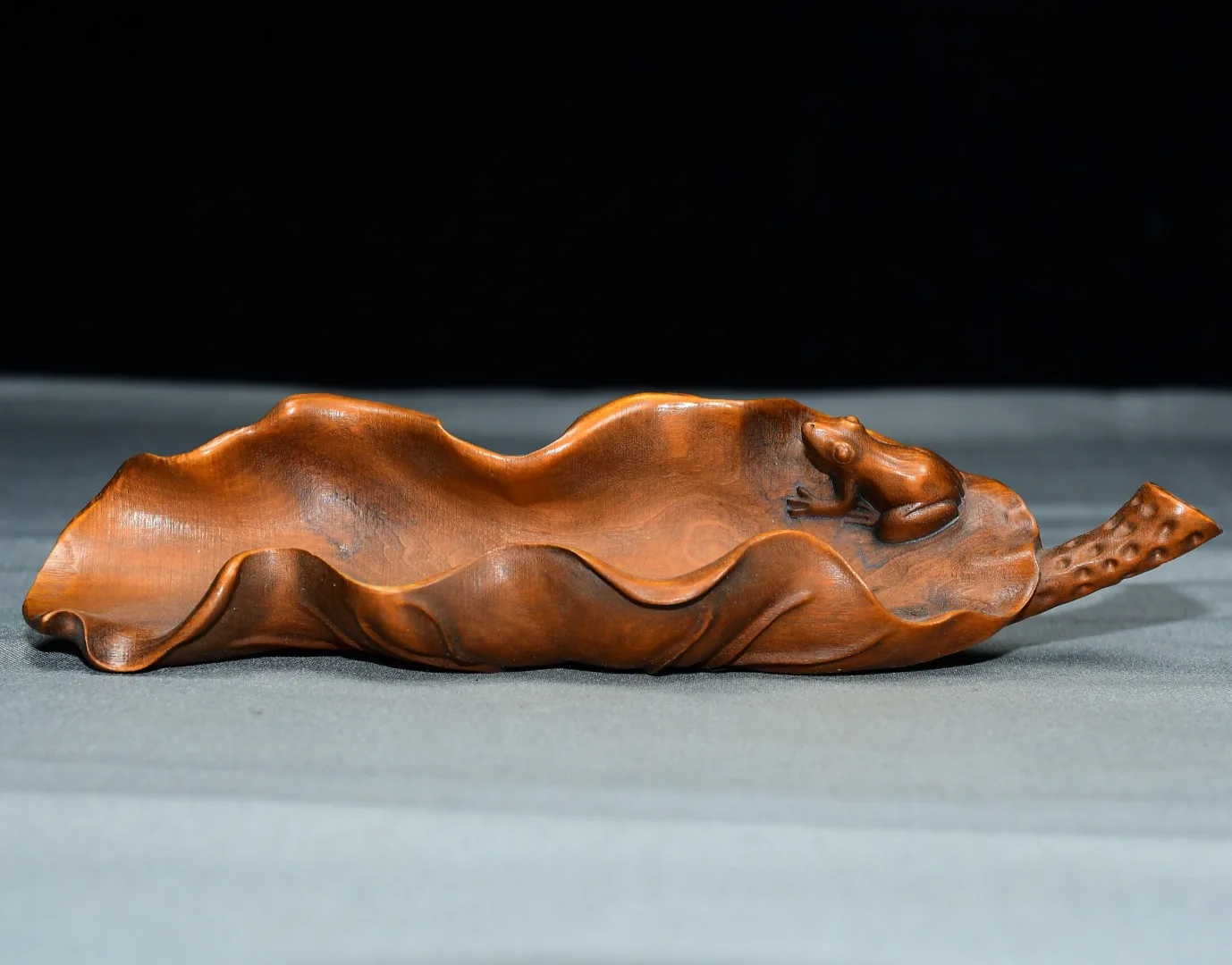 High-quality small-leaved juniper wood lotus leaf tea spoon decorative piece for tabletop decoration