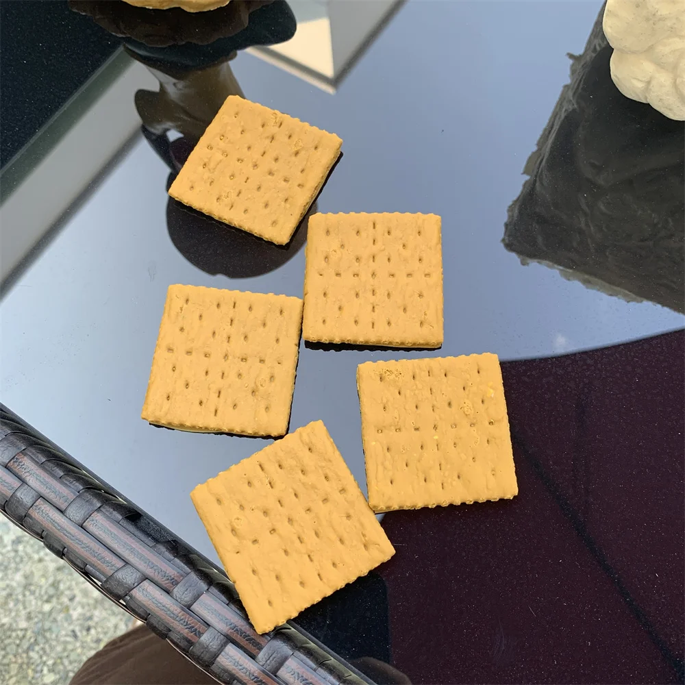 6pcs Set Square Whole Wheat Soda Biscuits 2-Inch Party Event Props Photographed Display Pvc Material Elastic Not Easily Damaged