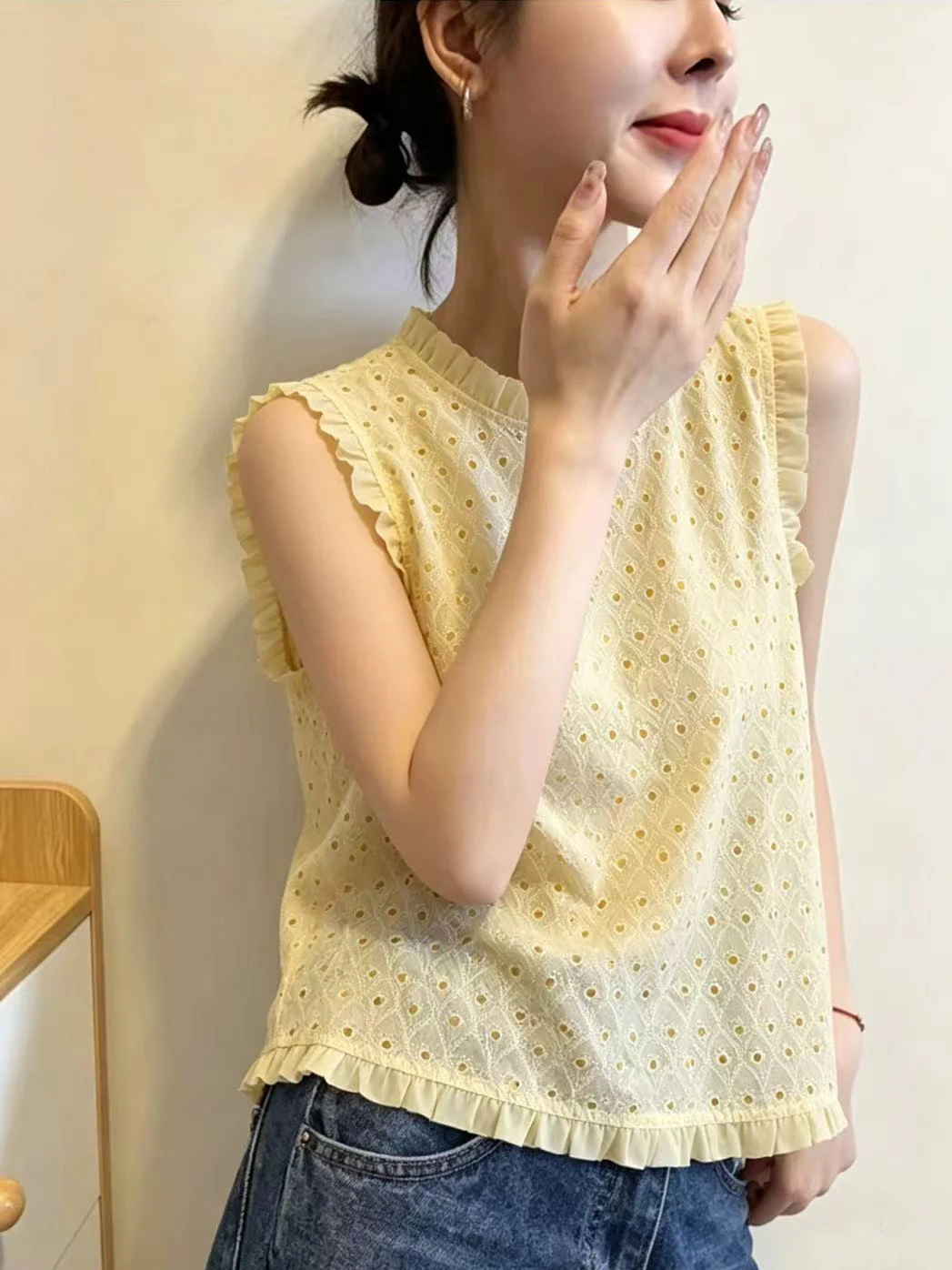 Sweet Anti-Aging Hollow out Vest Women's Summer Outerwear Sleeveless Thin Trendy Lace A-Line Narrow Strap Vest  Style