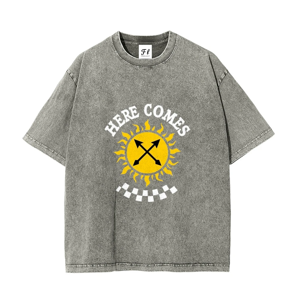 Grafik-T-Shirts für Damenbekleidung – T-Shirt mit modischem Sonnenaufdruck. HIER KOMMT Wörter. Auge – fängt, um schick und modisch zu zeigen