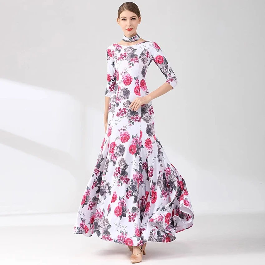 Nuovo abito da ballo standard con stampa floreale a mezze maniche per le donne Abito da ballo flamenco Valzer Costumi di danza spagnola Abito da ballo