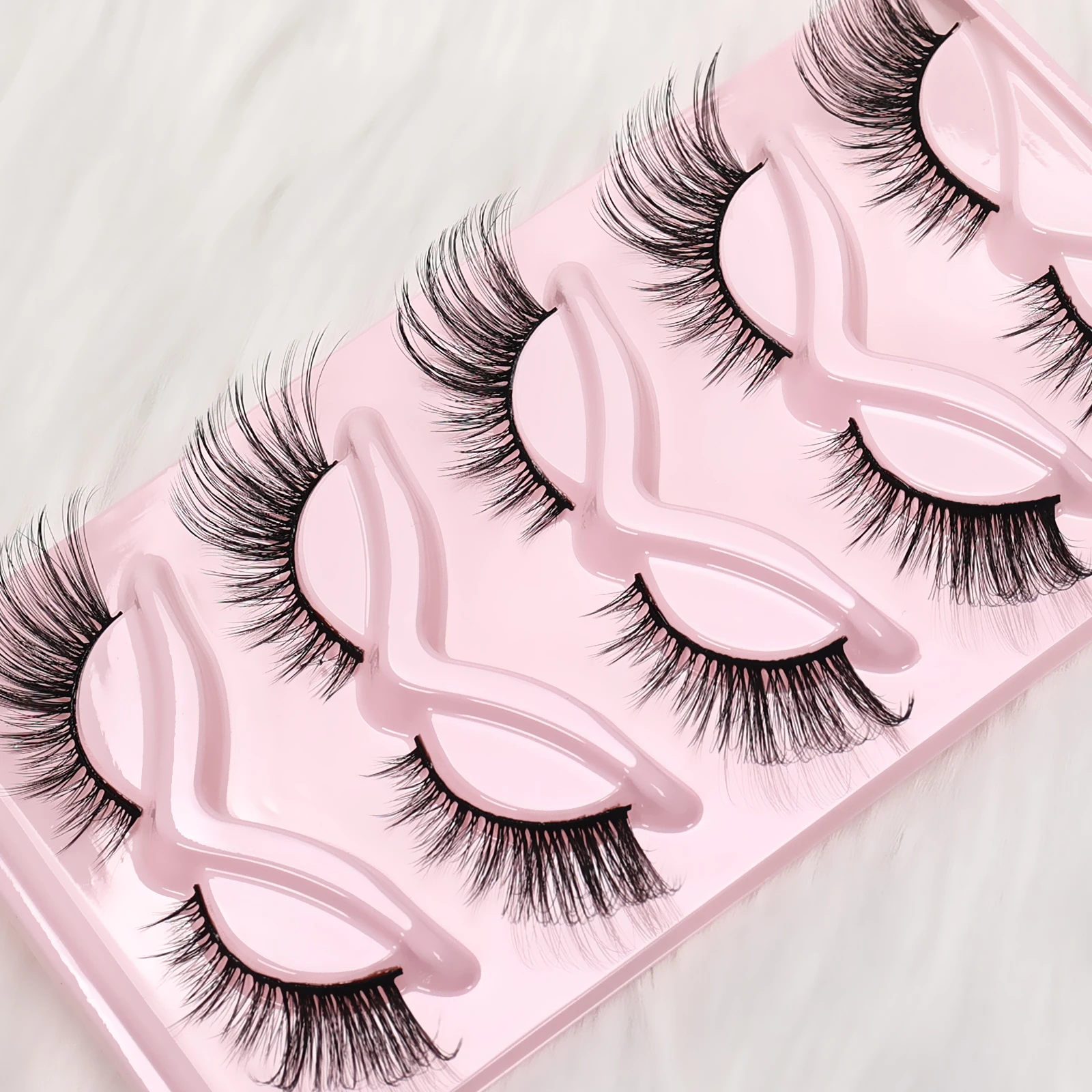 5 ペアのキャットアイつけまつげ、長いウィスピーな目端、細長い太いストリップまつげ、ナチュラルなソフトバンド、再利用可能