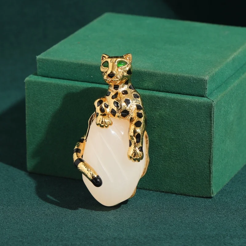 Vintage Leopard White Marble Brooches For Woman Dress Party Luxury Brand Art Deco Lady Clothes Jewelry Classic Accessories