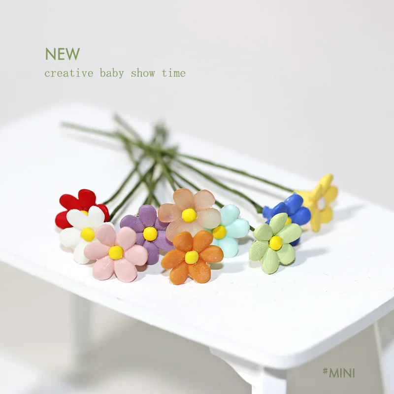 Giocattoli in miniatura 1:12 Accessori per la casa delle bambole Ob11 Figurina creativa Modello Fiori artificiali Margherite persane Ornamenti in resina Regali