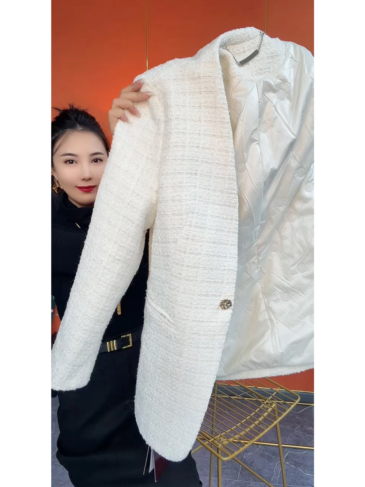 

Новинка зимы: Корейский стиль, повседневный роскошный твидовый женский костюм-двойка (жакет и брюки) с высокой талией, стройнящий, универсальный, молодящий эффект.