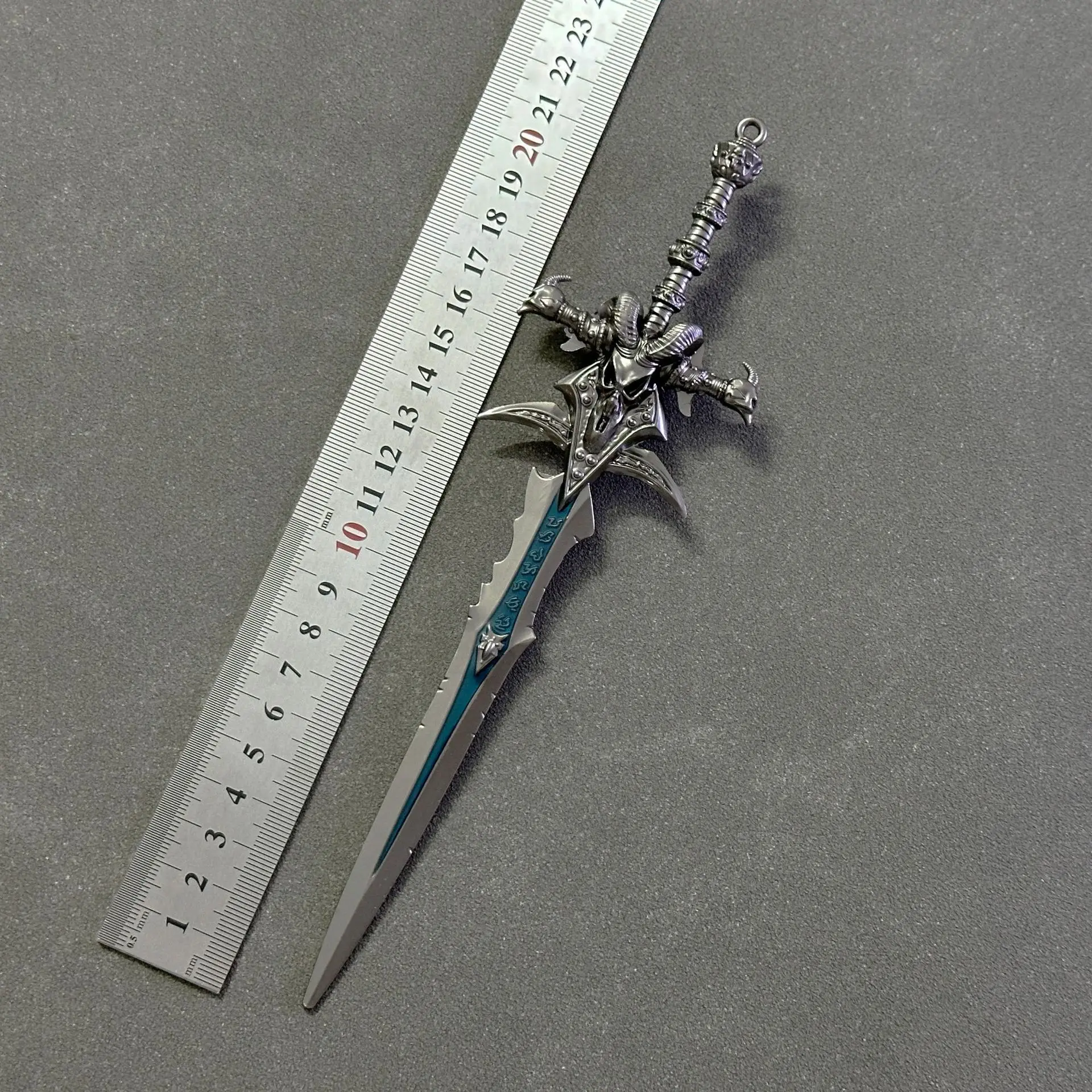 Warcraft WOW Peripheral Lich King Shadow of Sorrow Frostmourne Weapon Model Metal Toy Ornament Sending Children To Friends