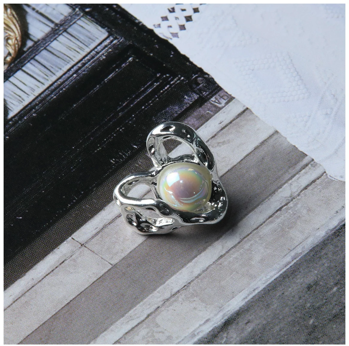 6PCS Of Luxcy Hollow Heart Cat Eye Pearlescent Metal Buttons Gold Silver Two Color Buttons For Shirt Sweater Coat Garment Sewing