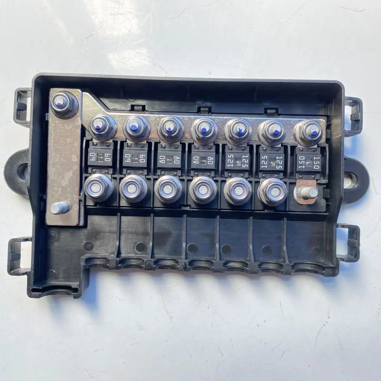 WG9720580029 7-way Fuse Device Assembly For SIONTRUK SITRAK HOWO TX Truck Parts Chassis Circuit Junction Box