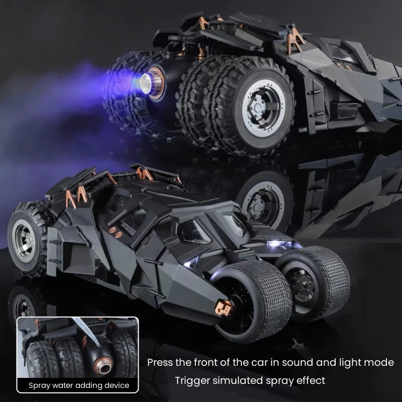 1:18 The Dark Knight Batman Batfighting Vehicle Tumbler Batmobile Alloy Scale Car Model Diecast Metal Sound＆Light Kid Toy Car