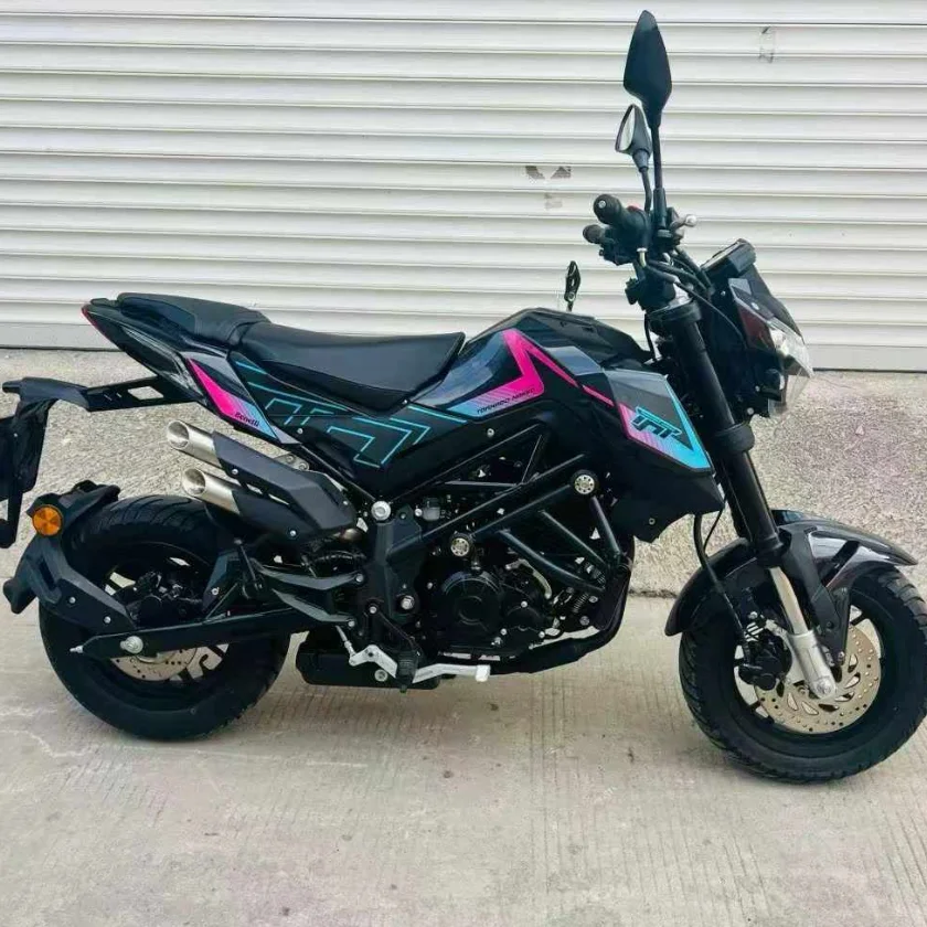 Benelli TNT135. EFI, Oil-cooled Engine, LCD Dashboard. Excellent Original Condition, Perfect for Commuting and Practice.