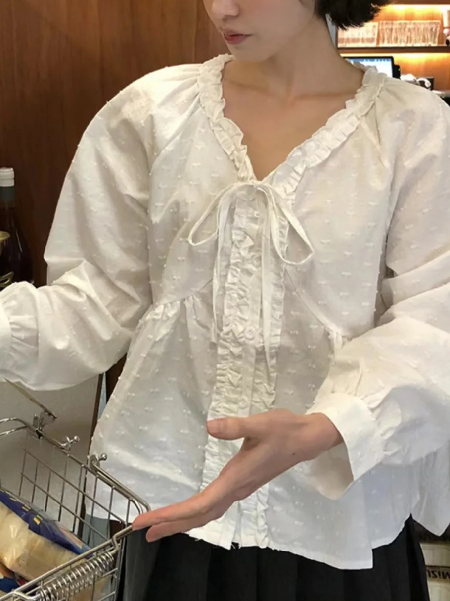 

Chic Vintage Embroidered Belted Long Sleeve White Shirt V-Neck Button-Up Women's Fashionable Gentle Sweet Korean Style Loose Fit