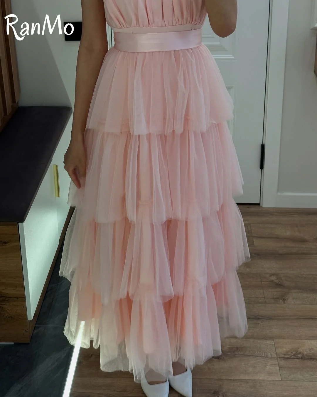 Ranmo Elegant Halter ชุดราตรีสีชมพูสาย Soft Tulle ชุดราตรีชาความยาวซิปด้านหลัง فساتة รัดตัวที่กําหนดเอง 2025