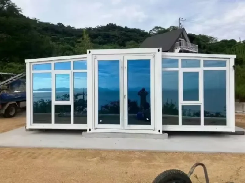 Modular Portable Cabin Multi Function Container House with Solar Panel Luxury Design Living Room