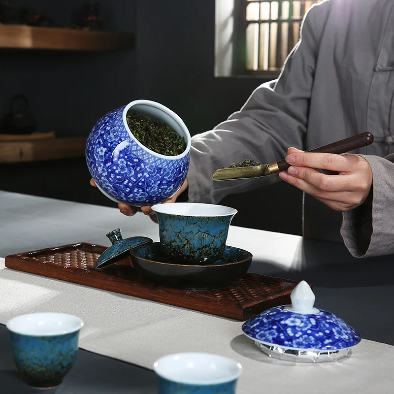 Chinese-style Ceramic Tea Cans with Lid Blue and White Porcelain Airtight Medium Dried Fruit Storage