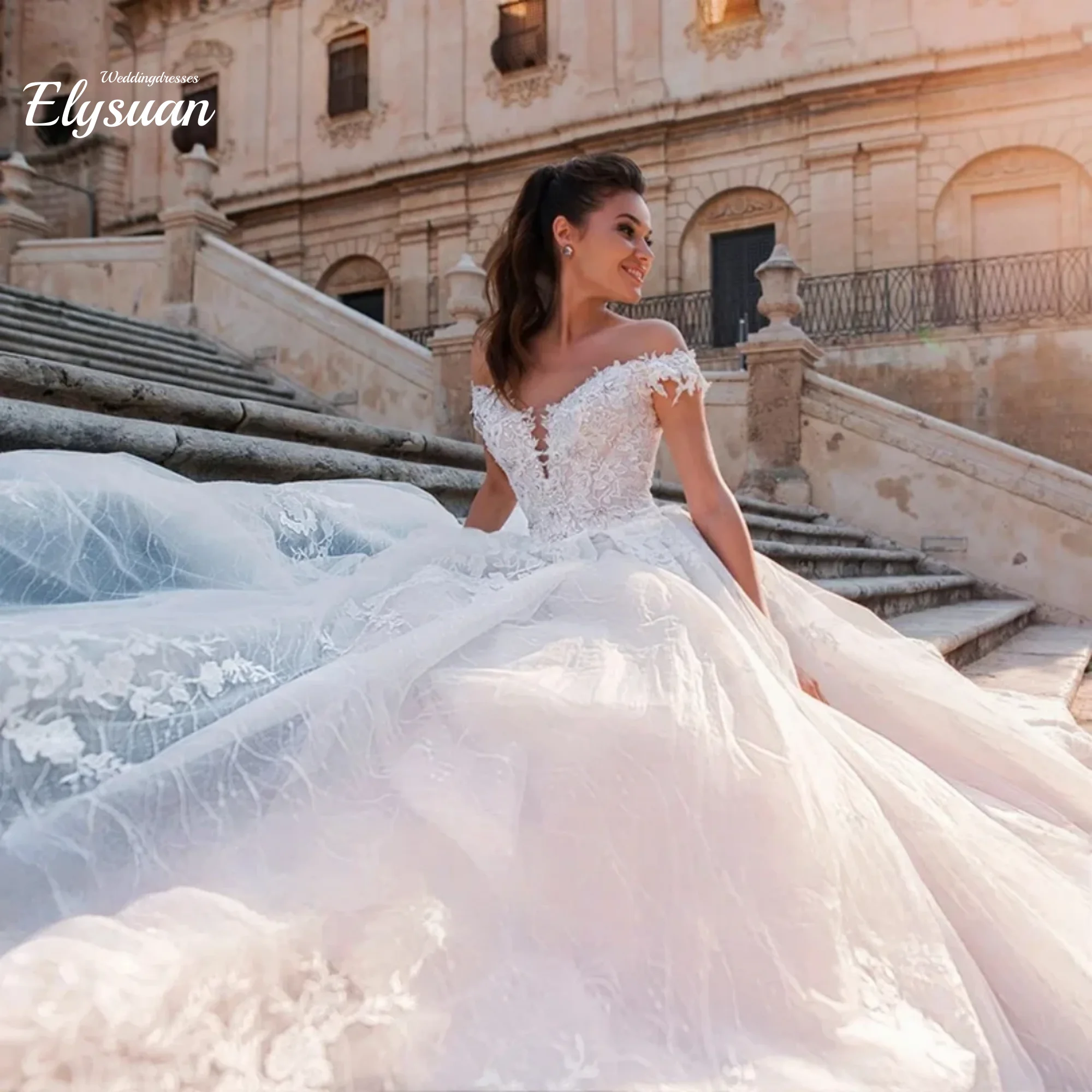 ชุดแต่งงานสุดหรูแบบสั่งตัดสำหรับผู้หญิง สไตล์เจ้าหญิง แบบเปิดไหล่ ประดับลูกไม้ คอวี พร้อมชายกระโปรงยาว