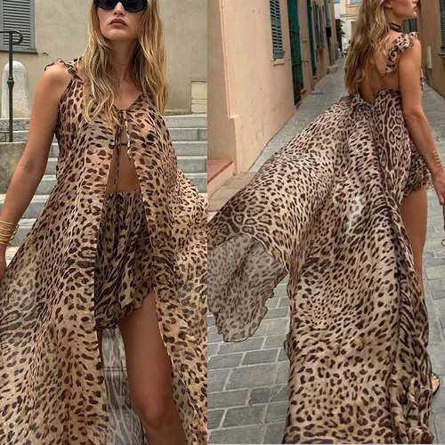 Imagen 2 del producto Conjunto de vestido para vacaciones en la playa para mujer, vestido largo con cuello Halter y estampado de gasa, pantalones cortos holgados con estampado de leopardo, novedad de verano 2025,
