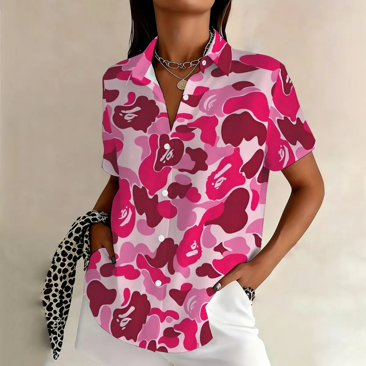 

Женская рубашка больших размеров с принтом и короткими рукавами, модная, свободного кроя, стройнящая, подходит для поездок на работу.