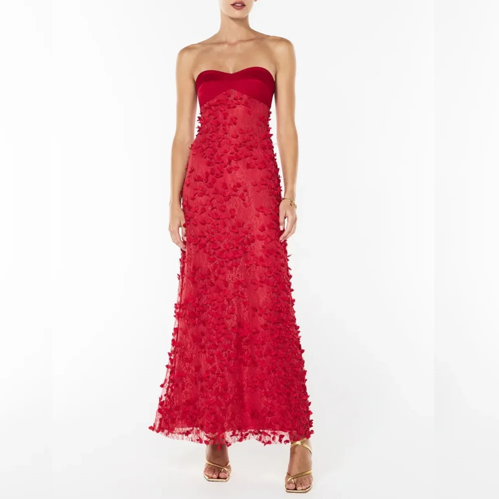 Maßgeschneidertes, charmantes Abendkleid mit Applikationen, herzförmigem Ausschnitt, A-Linie, Midi-Länge, elegantes Party- und Abschlussballkleid.
