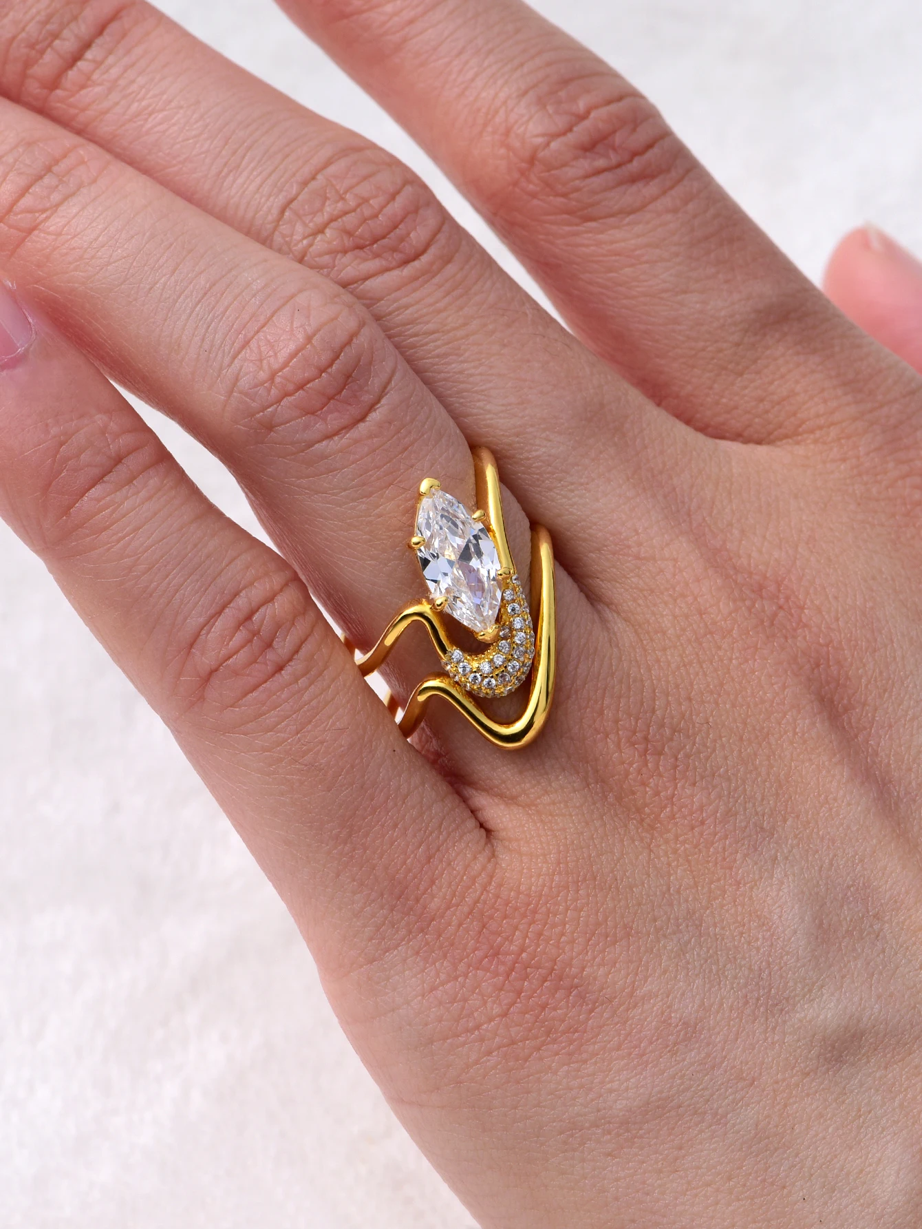 

Набор колец из стерлингового серебра 925 пробы 2 карата с муассанитом маркизы, ювелирные изделия, позолоченные 18 карат, подходит для подарка на день рождения