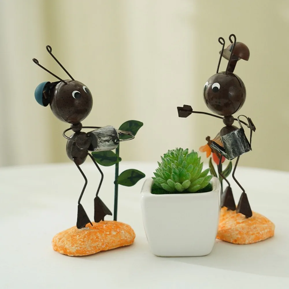 New Iron Metal Ant Ornament Reading Ant Garden Art Singing Ant Sculpture Vivid Image Outdoor Decor Ant Miniature Sculpture